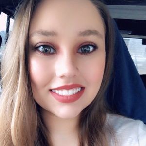 Meet your Posher, Savannah